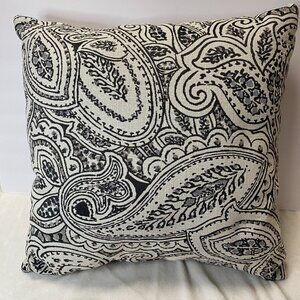 Black & White Paisley Print Decorative Throw Pillow 18"x18"